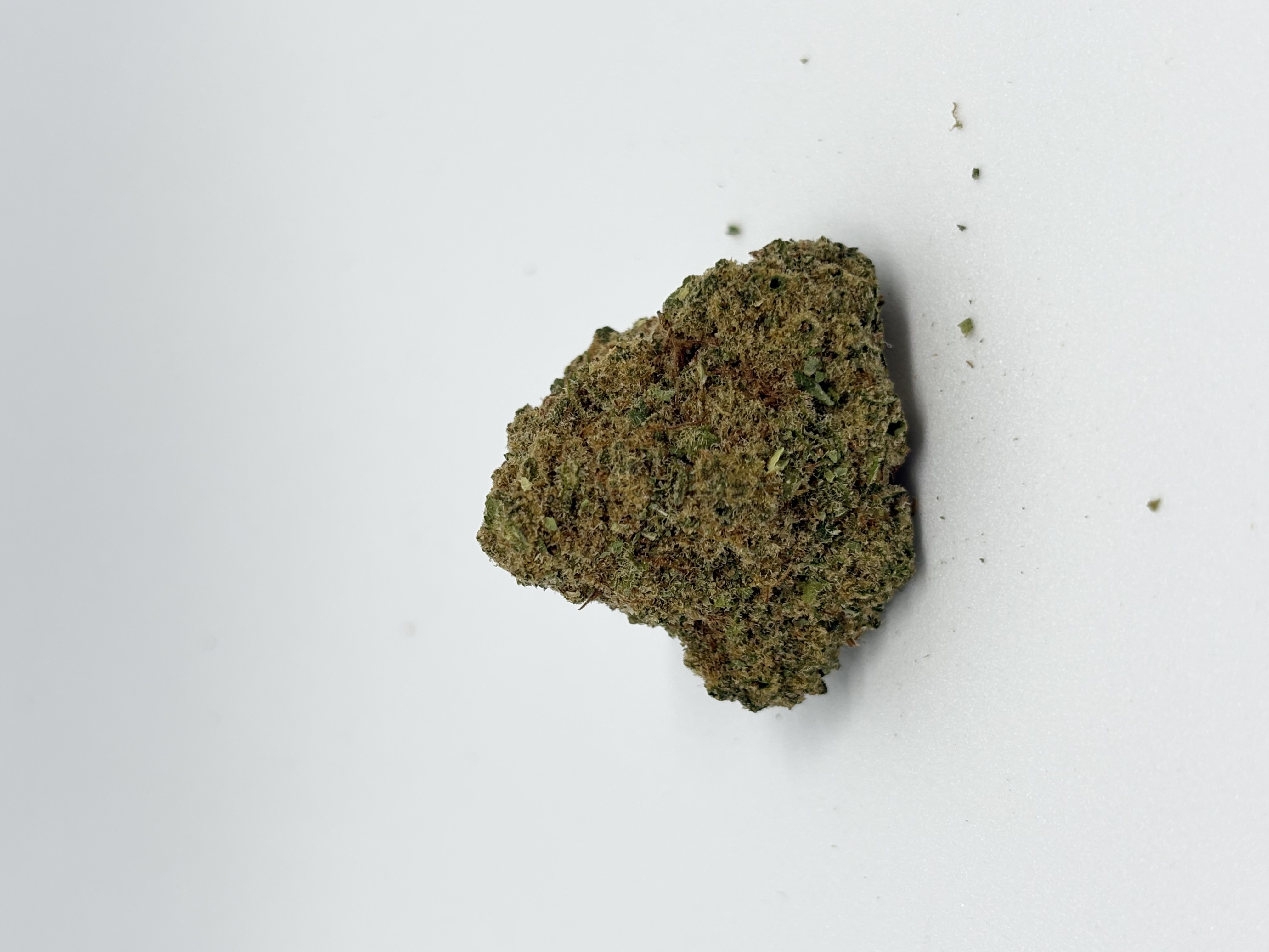 Luana 32/1 CM Cherry Mints von Cannamedical — Cannabisblüte